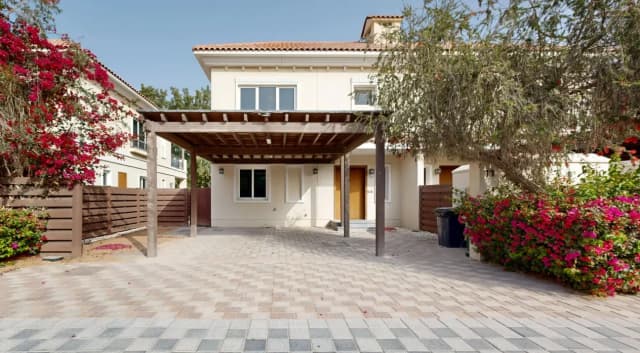 https://d13c6n7sgaw7ah.cloudfront.net/projects/images/al-habtoor-polo-resort-villas-u04.webp