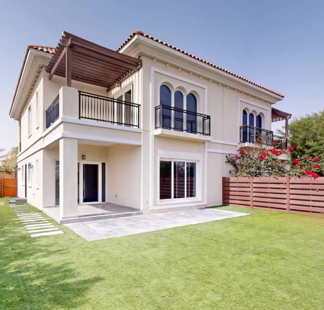 https://d13c6n7sgaw7ah.cloudfront.net/projects/images/al-habtoor-polo-resort-villas-u05.webp