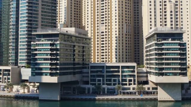 https://d13c6n7sgaw7ah.cloudfront.net/projects/images/marina-quays-u03.webp