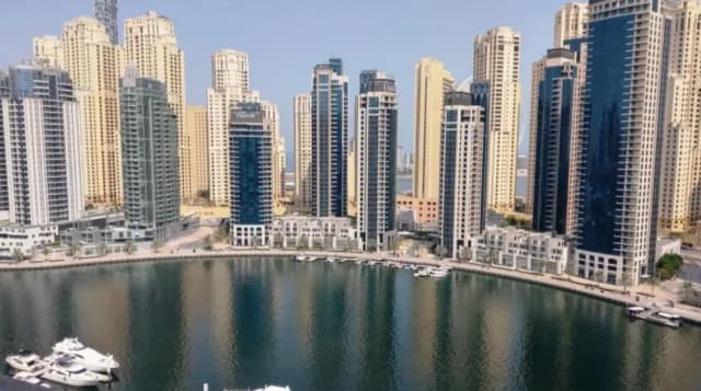 https://d13c6n7sgaw7ah.cloudfront.net/projects/images/marina-quays-u05.webp