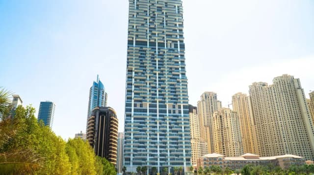 https://d13c6n7sgaw7ah.cloudfront.net/projects/images/the-one-jbr-u03.webp