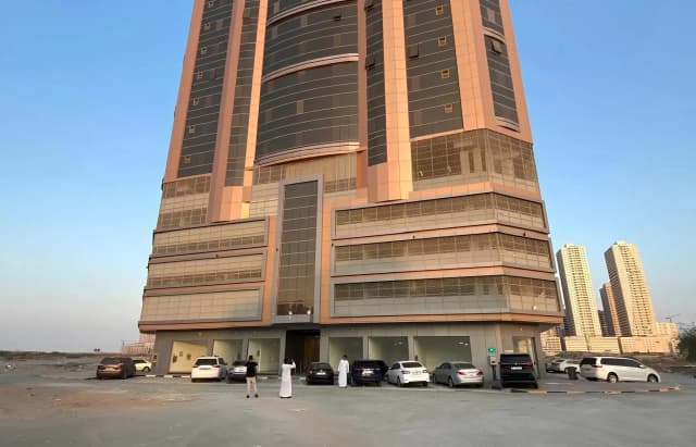 https://d13c6n7sgaw7ah.cloudfront.net/projects/images/al-ghoroub-tower-u03.webp
