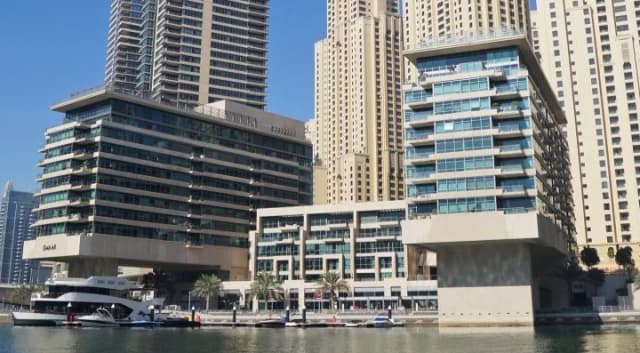 https://d13c6n7sgaw7ah.cloudfront.net/projects/images/marina-quays-u02.webp