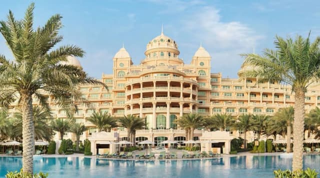 https://d13c6n7sgaw7ah.cloudfront.net/projects/images/raffles-the-palm-dubai-u05.webp