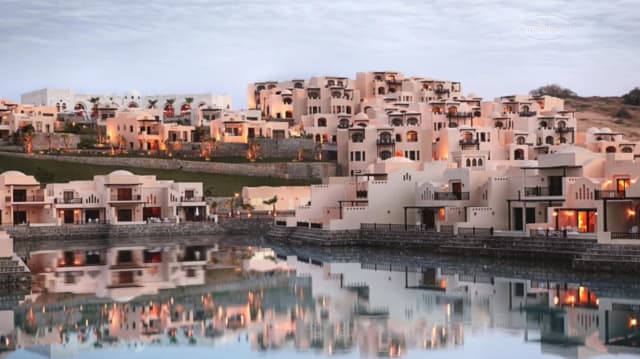 https://d13c6n7sgaw7ah.cloudfront.net/projects/images/the-cove-rotana-resort-u02.webp