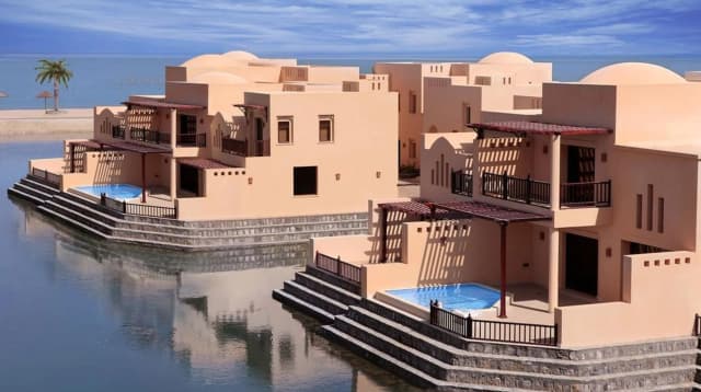 https://d13c6n7sgaw7ah.cloudfront.net/projects/images/the-cove-rotana-resort-u05.webp