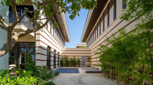 https://d13c6n7sgaw7ah.cloudfront.net/projects/images/zabeel-saray-royal-villas-u02.webp
